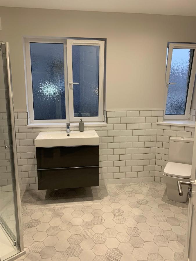 Hillview Apartment Оубън Екстериор снимка