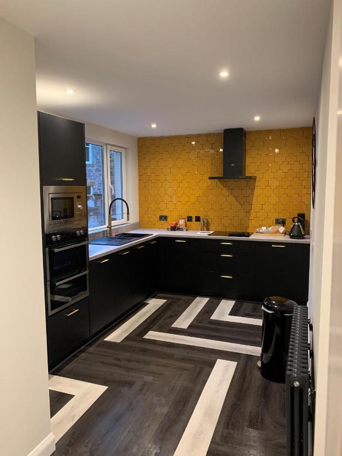 Hillview Apartment Оубън Екстериор снимка